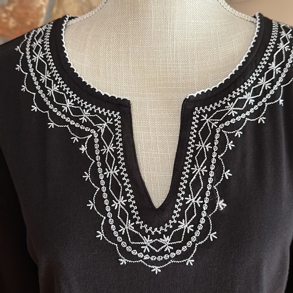 Dressbarn Woman Short Sleeve Notch Neck T-shirt Plus Size 22/24 Black - Picture 2 of 12